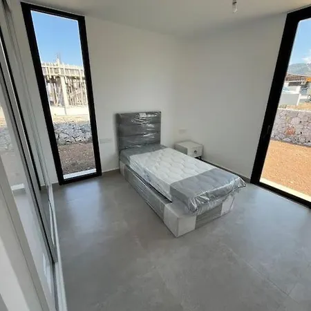 In Bahceli With Private Pool And Up To 6 Guests * Kalogrea