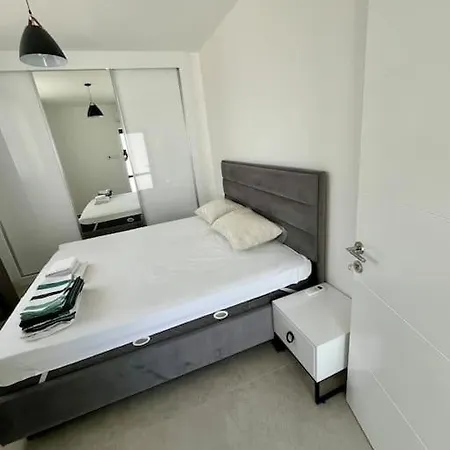 In Bahceli With Private Pool And Up To 6 Guests