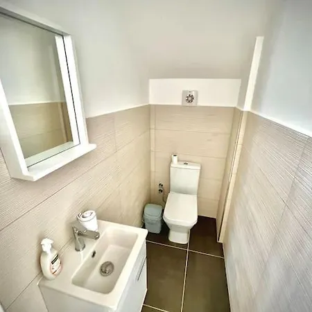 In Bahceli With Private Pool And Up To 6 Guests *