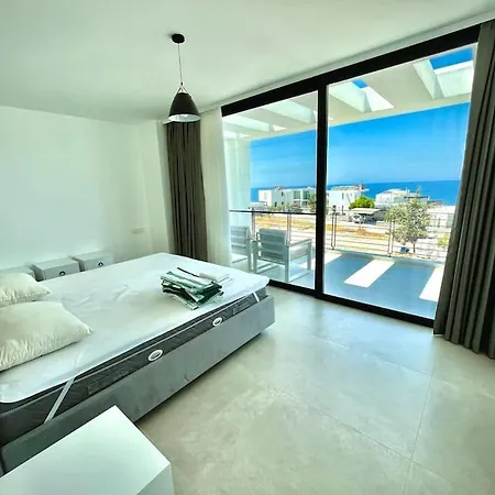 In Bahceli With Private Pool And Up To 6 Guests